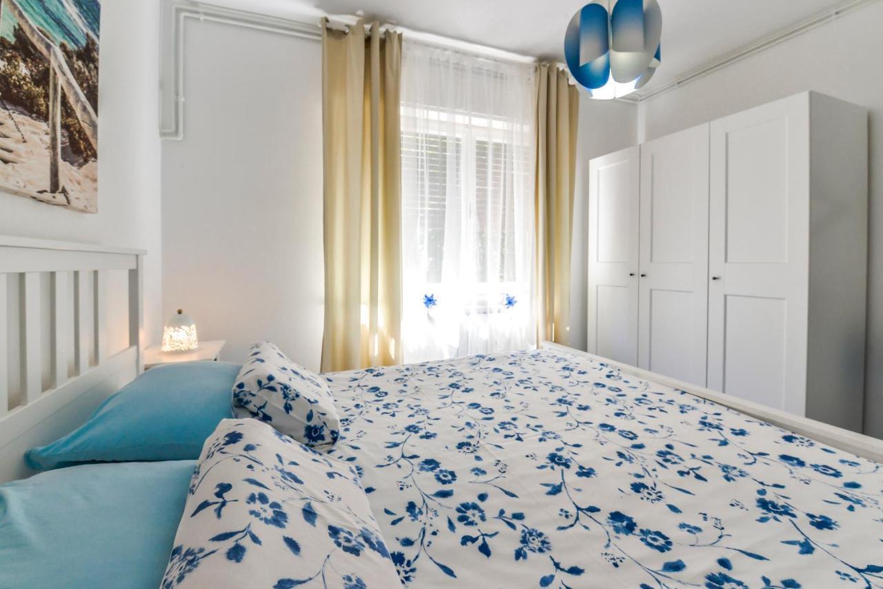 Apartment Dora Umag Luaran gambar