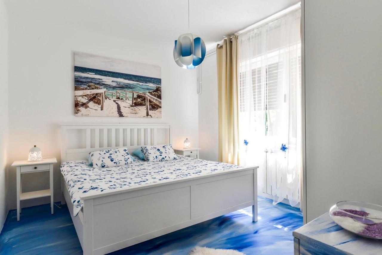 Apartment Dora Umag Luaran gambar