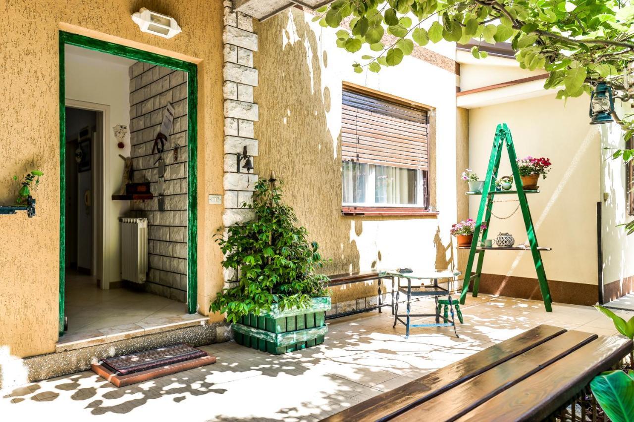 Apartment Dora Umag Luaran gambar