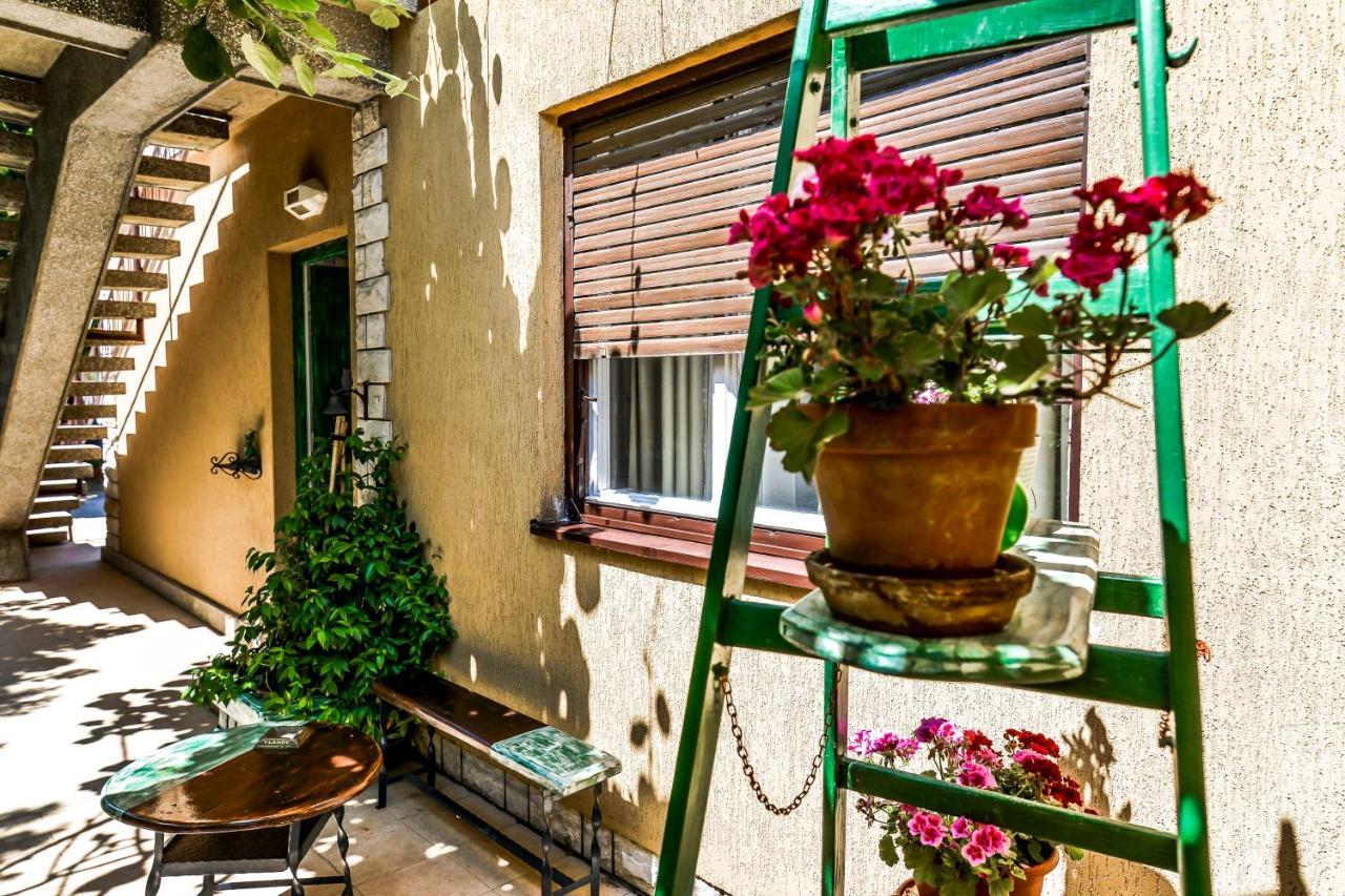 Apartment Dora Umag Luaran gambar