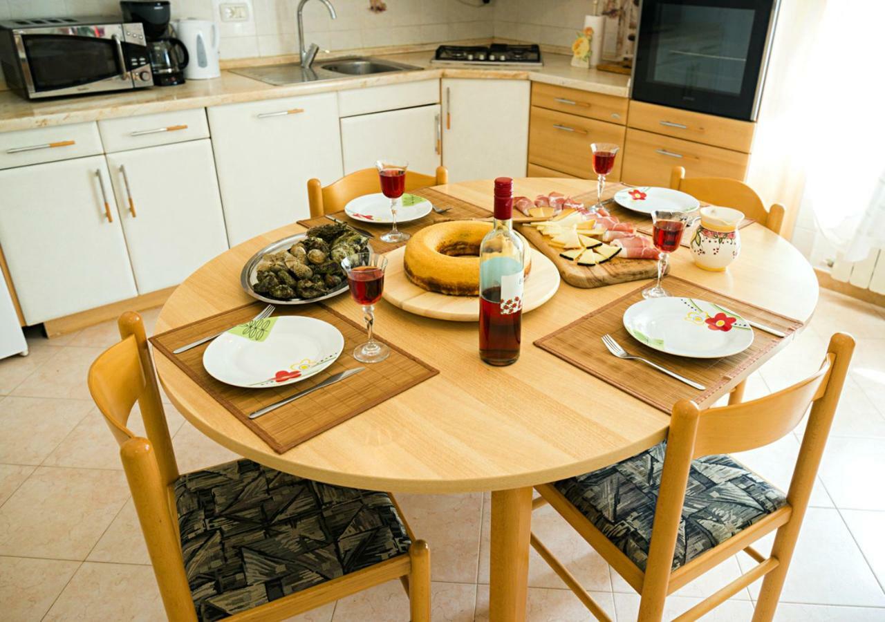 Apartment Dora Umag Luaran gambar