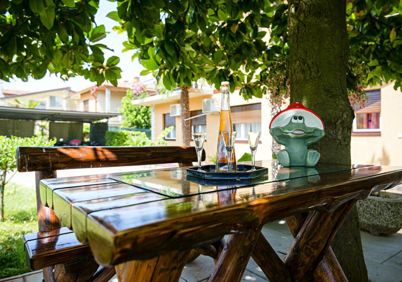 Apartment Dora Umag Luaran gambar